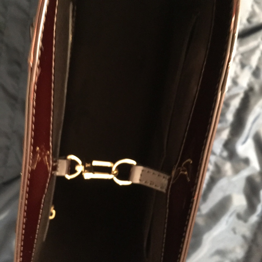 Louis Vuitton Vernis Avalon Amaretto Bag View 6